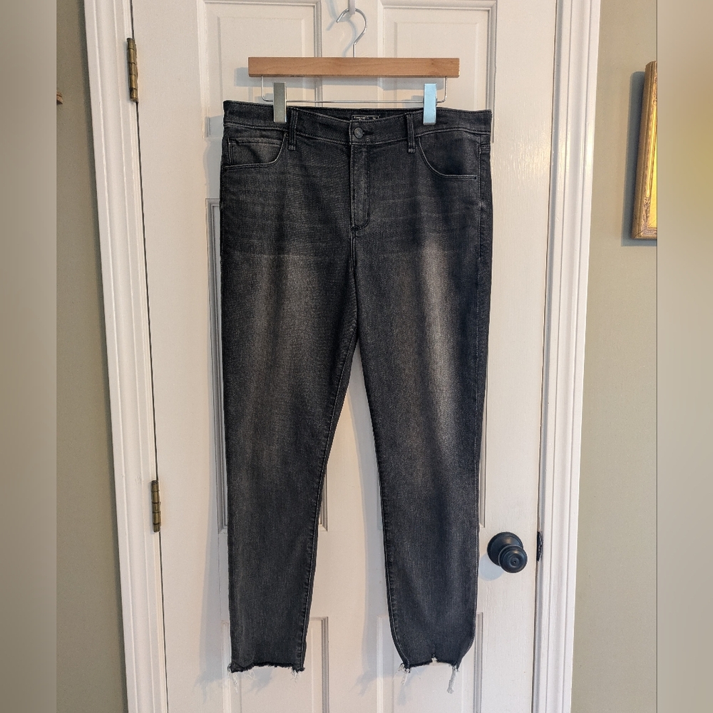 Abercrombie high rise super skinny ankle raw hem dark jeans size 33